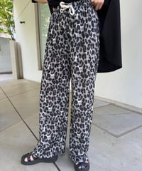 レオパード柄ワイドパンツ