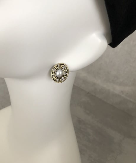 遊び心あるデザインピアス（3type）