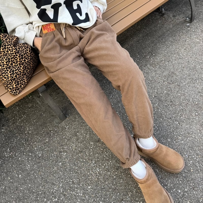 2025年11月購入　ブリーフィングコーデュロイ　パンツ　ベージュ　Mサイズ 裏起毛コーデュロイパンツ(モカベージュ) | COPINE