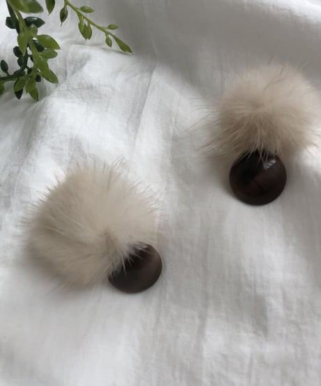 レトロボタンファーピアス