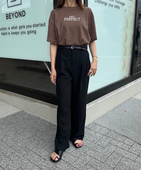 シンプルロゴtシャツ(ブラウン)