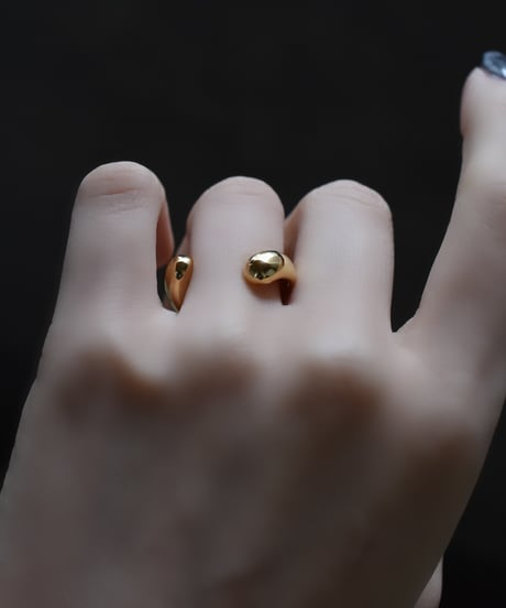 HUG ring