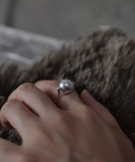 omega pearl ring