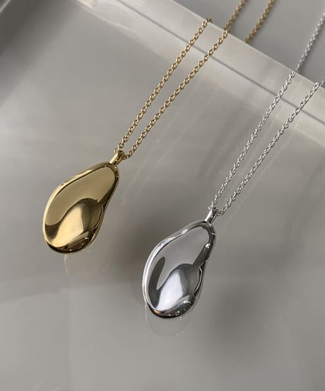 puddle necklace