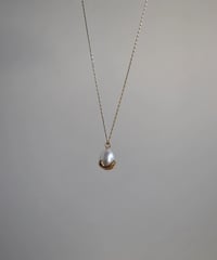 soak pearl necklace