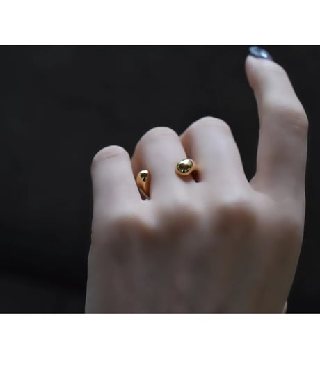 HUG ring