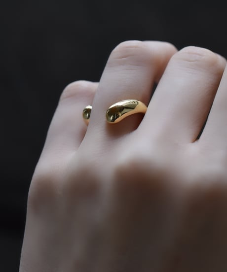 HUG ring