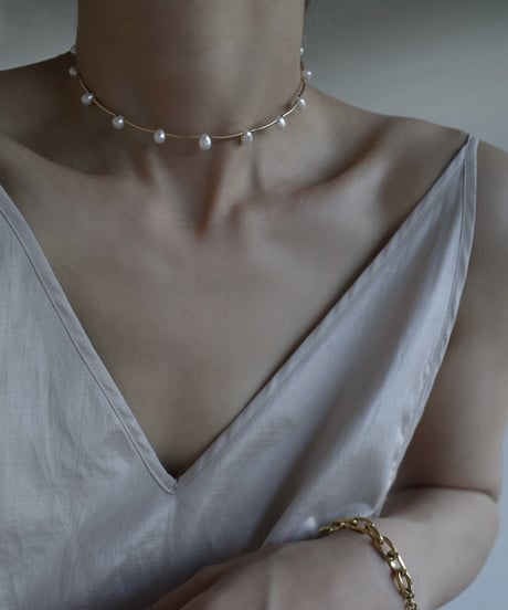 pearl dot choker