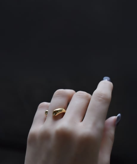 HUG ring