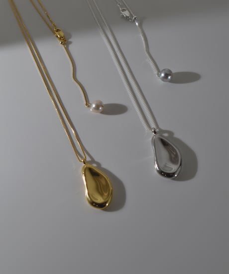 puddle necklace