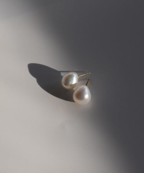[nude] mini bubble pearl STUD ピアス/イヤリング（white）