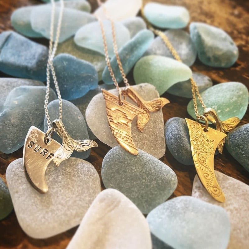フィン & ホエールテールネックレスK18YGP | Voyage Jewelry Japan AIKON ハンドメイド ネックレス