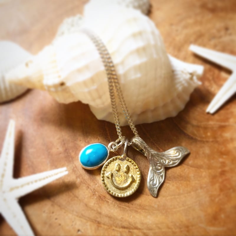 ホエールテールペンダントトップハウライトターコイズ天然石