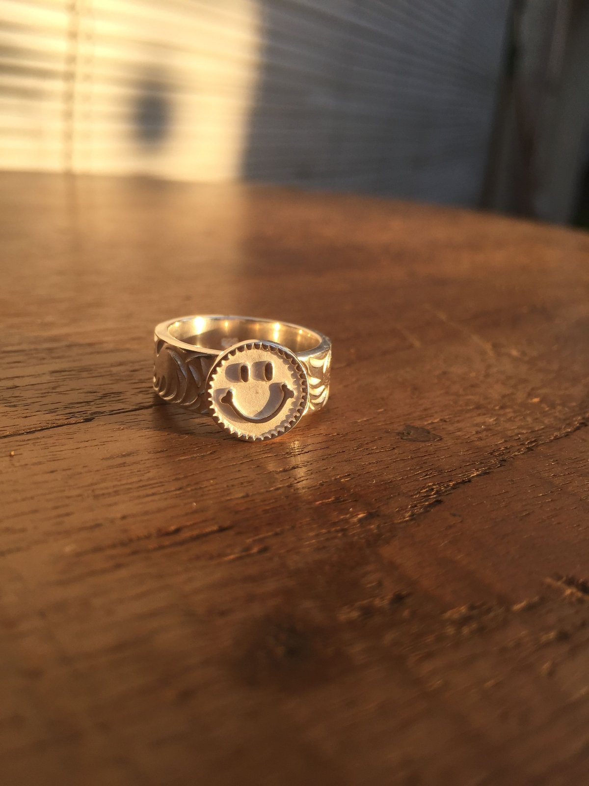 唐草模様 & スマイリー リング 925シルバー | Voyage Jewelry Japan 唐草模様 & スマイリー リング 925シルバー | Voyage Jewelry Japan