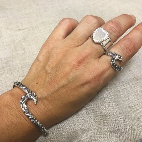 ウェーブ リング 手彫り 唐草文様 925シルバー