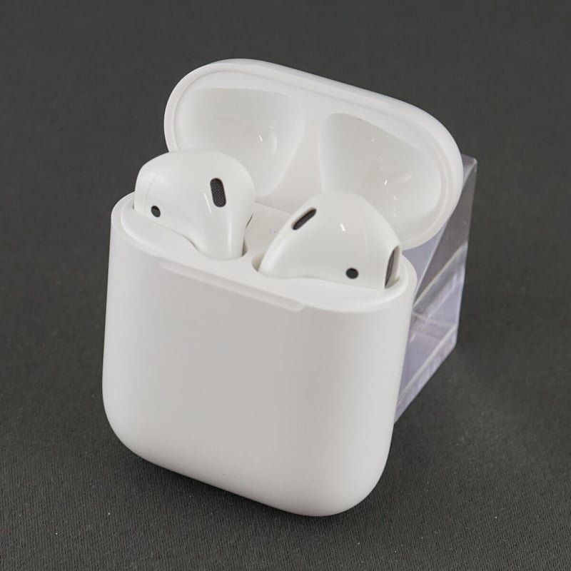 AirPods (エアーポッズ/第2世代) with Charging Cas