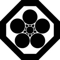 う　46　隅切角に梅鉢