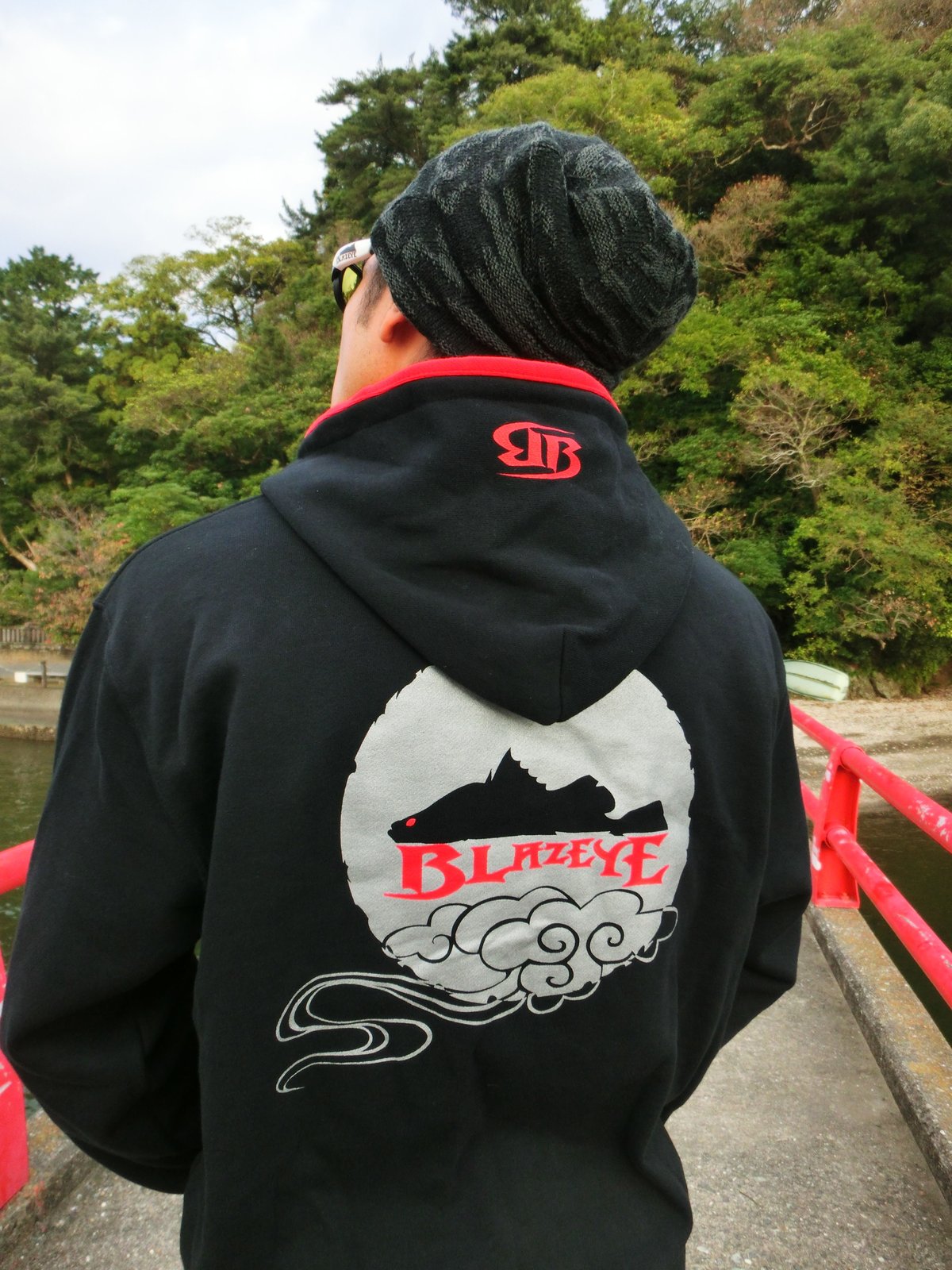 BLAZEYE　月詠パーカー　BLK×RED