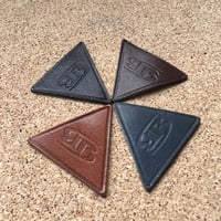 レザーデルタワッペン