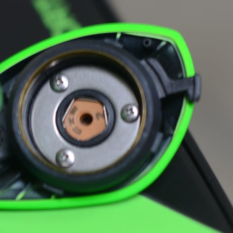 最高評価のCZBベアリング採用！この価格で驚異のパフォーマンス！【13 FISHING  INCEPTION SPORT Z　インセプション スポーツZ】ギア比7.3　右巻き