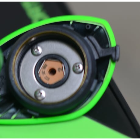最高評価のCZBベアリング採用！この価格で驚異のパフォーマンス！【13 FISHING  INCEPTION SPORT Z　インセプション スポーツZ】ギア比7.3　左巻き