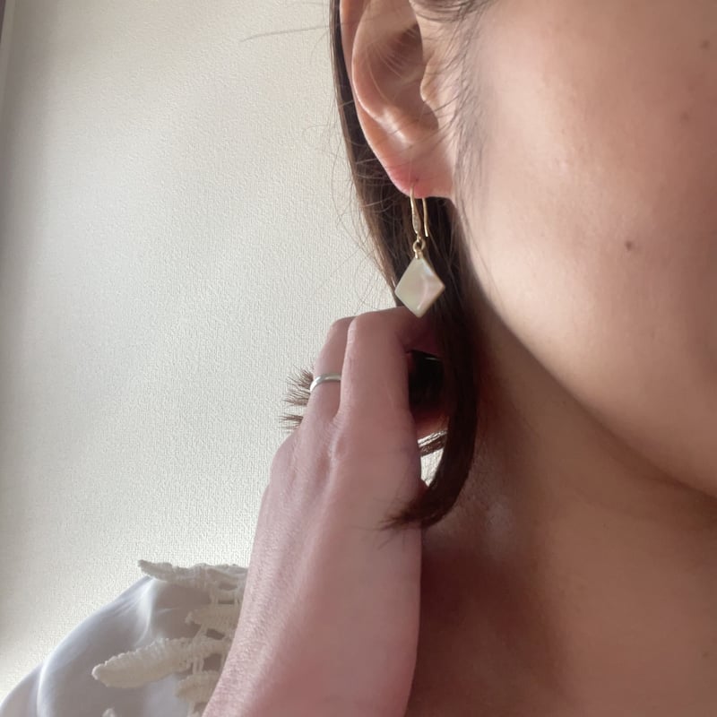 シンプル ひし形 ピアス・イヤリング | Luminous.Lien