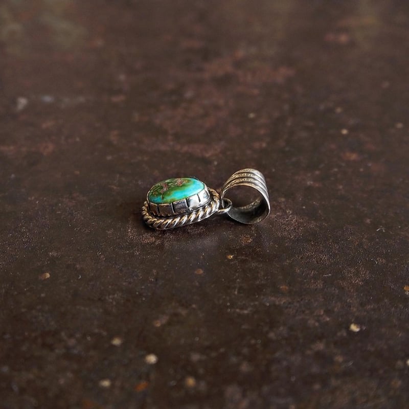 Kevin Ramone / Turquoise Pendant Top | CALIFORN