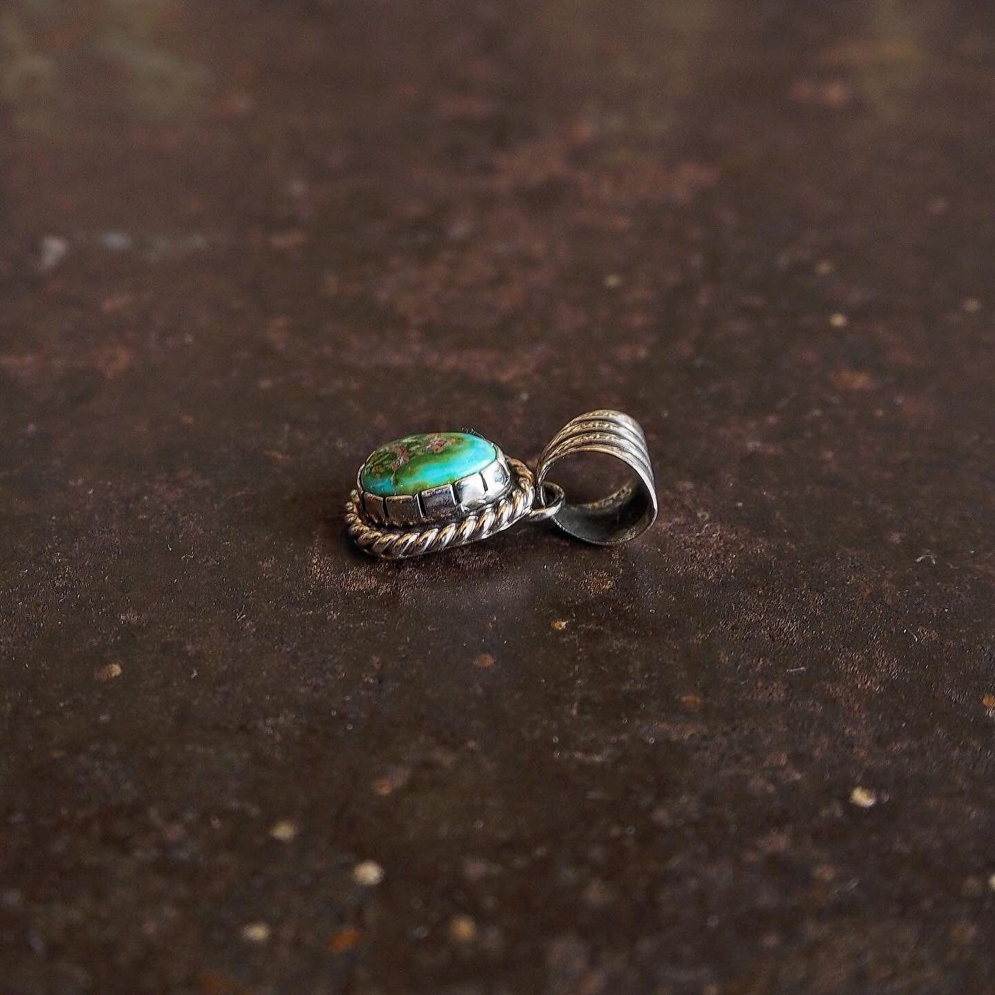 Kevin Ramone / Turquoise Pendant Top | CALIFORN