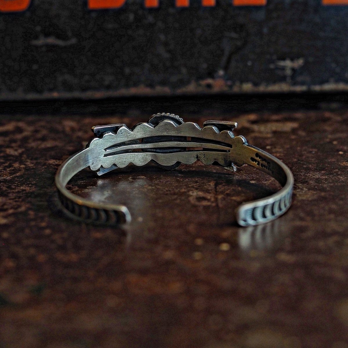 Russell Sam ／ OLD STYLE BANGLE 