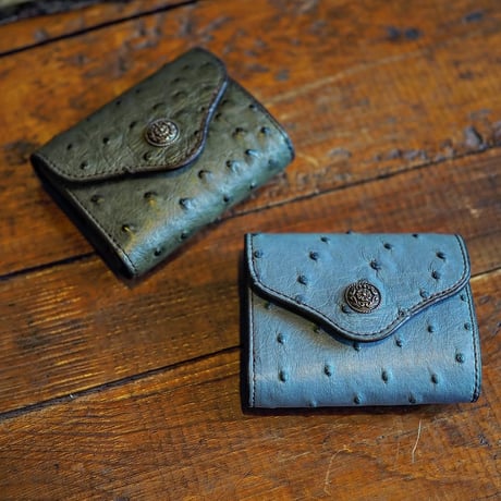 PEBBLE WALLET -Full Quill Ostrich-