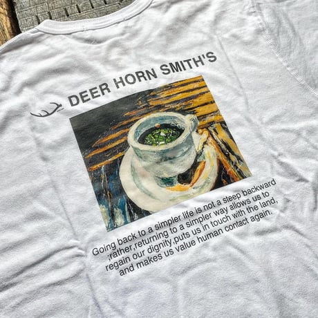 DEERHORNSMITH'S / ART HENRY TEE (COFFEE)