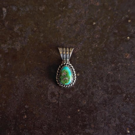 Kevin Ramone / Turquoise Pendant Top