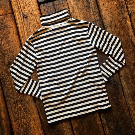 HAVERSACK /ﾌﾗｲｽﾎﾞｰﾀﾞｰﾀｰﾄﾙﾈｯｸﾛﾝTEE