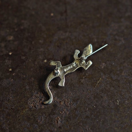 Allison Manulit ／ SAND CAST LIZARD BROACH