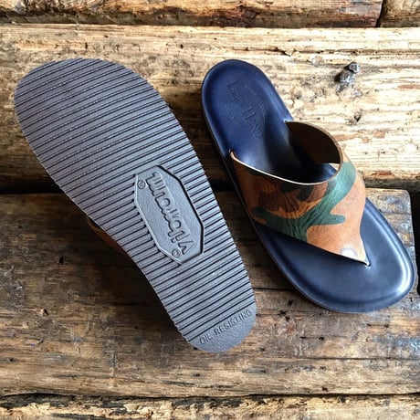 LEFTHAND / トングプレーンレザーサンダル ( CAMO×NAVY)