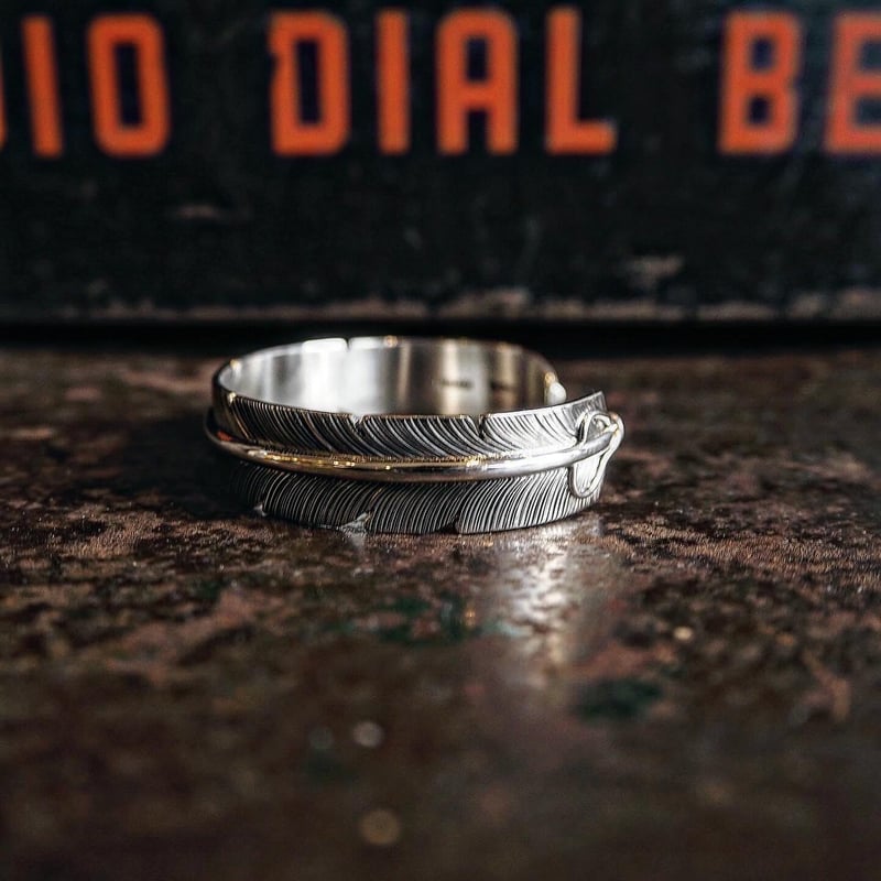 John Nelson / Feather Bangle | CALIFORNIA HARV John Nelson / Feather Bangle | CALIFORNIA HARV