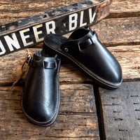 LIGHT MARKER / SINGLE VI SANDAL(BLACK)