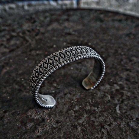 Johnathan Nez / H.G Stampwork Bangle