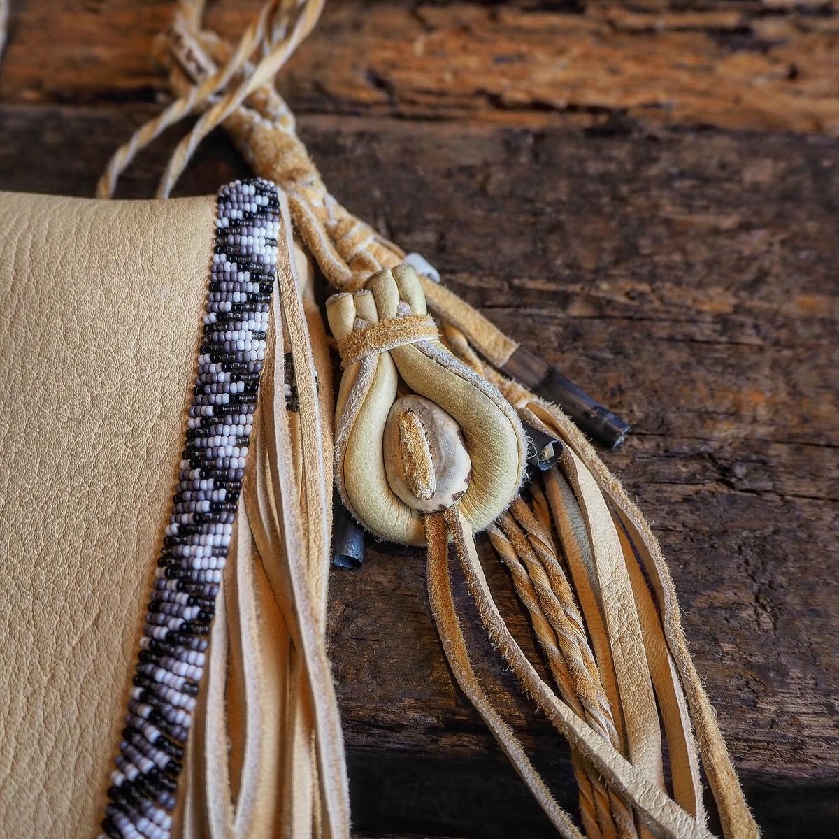 梟唄OWLSONG/DEER LEATHER MEDICINE BAG 梟唄OWLSONG/DEER LEATHER MEDICINE BAG