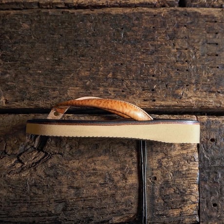 LIGHT MARKER / BEACH SANDAL (BUTTERO "NATURAL x NAVY" )