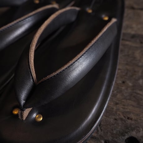 LIGHT MARKER / BEACH SANDAL (CHOMEXCEL "BLACK")