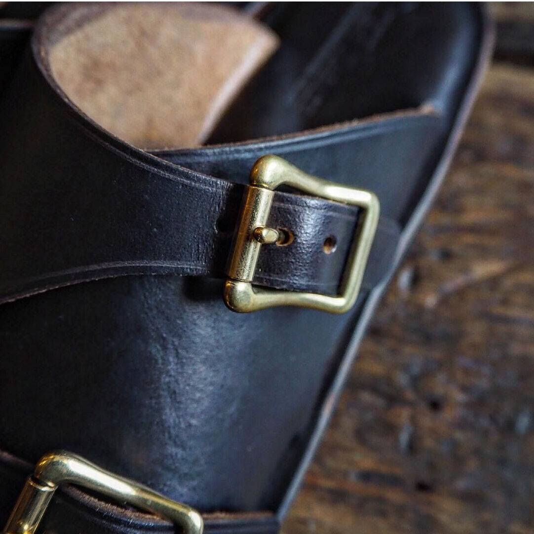LIGHT MARKER /DOUBLE MONK STRAP SANDAL (BLACK C