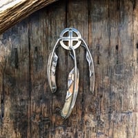 NATIVE SPIRIT / MEDICINE WHEEL WITH THREE WING FEATHER
