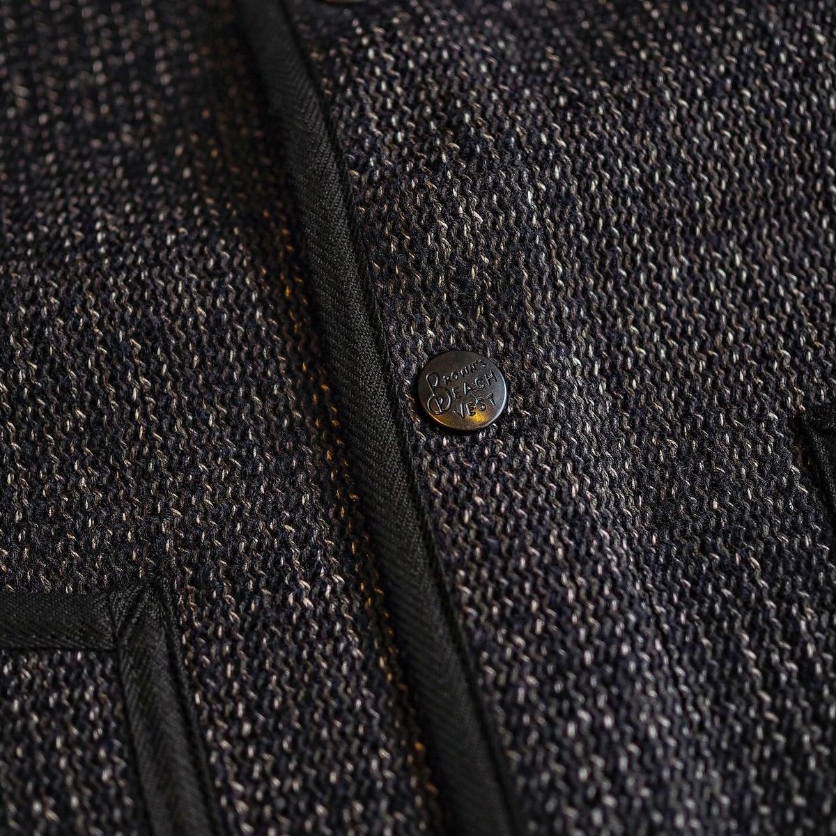 Browns Beach / EARLY VEST 