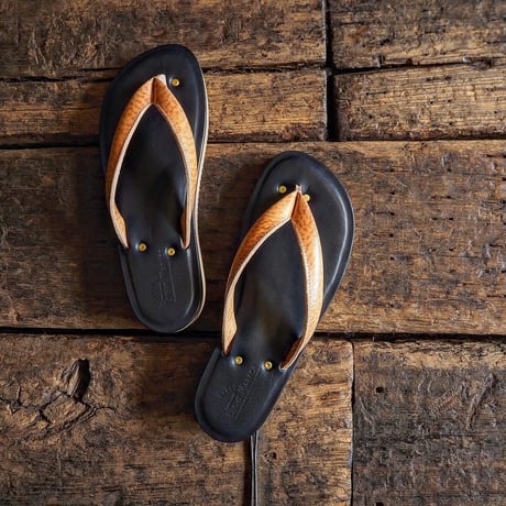 LIGHT MARKER / BEACH SANDAL (BUTTERO "NATURAL x NAVY" )