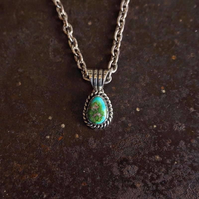 Kevin Ramone / Turquoise Pendant Top | CALIFORN