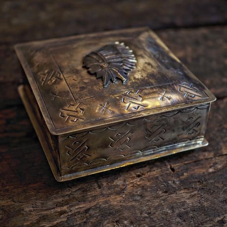J.Alexander / 6x6 STAMPED CHIEF ICON BOX