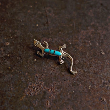 Allison Manulit ／ SAND CAST LIZARD BROACH