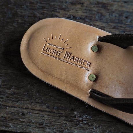 LIGHT MARKER / BEACH SANDAL (BUTTERO "NATURAL x CHROMEXCEL "BLACK" )