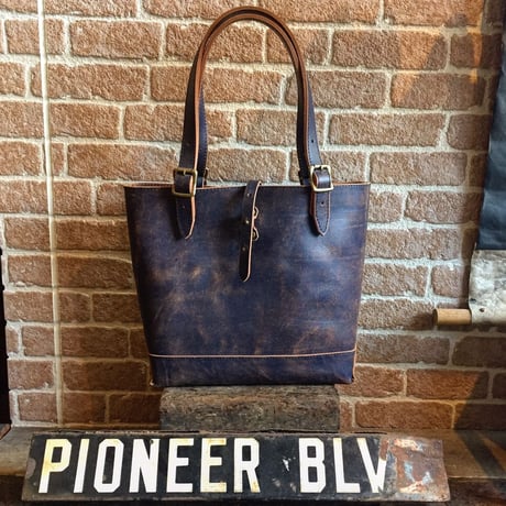 LEFT HAND TOTE BAG  / NAVYクラック(M)
